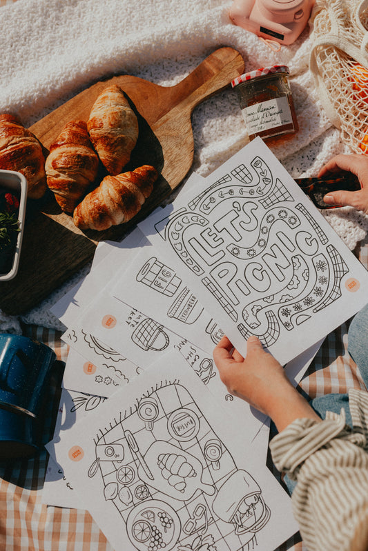 The Ultimate Guide to the Perfect Picnic (Solo, with Kiddos, or Your Gal Pals!)